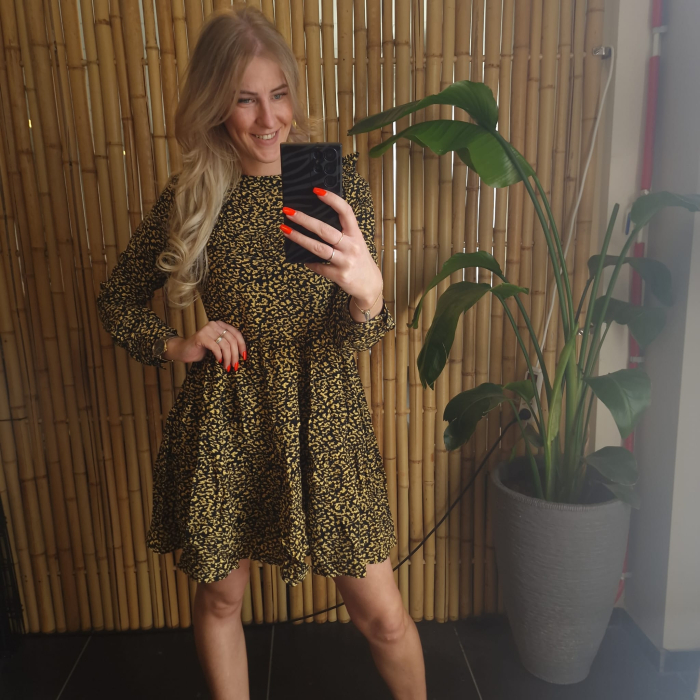Dress yellow